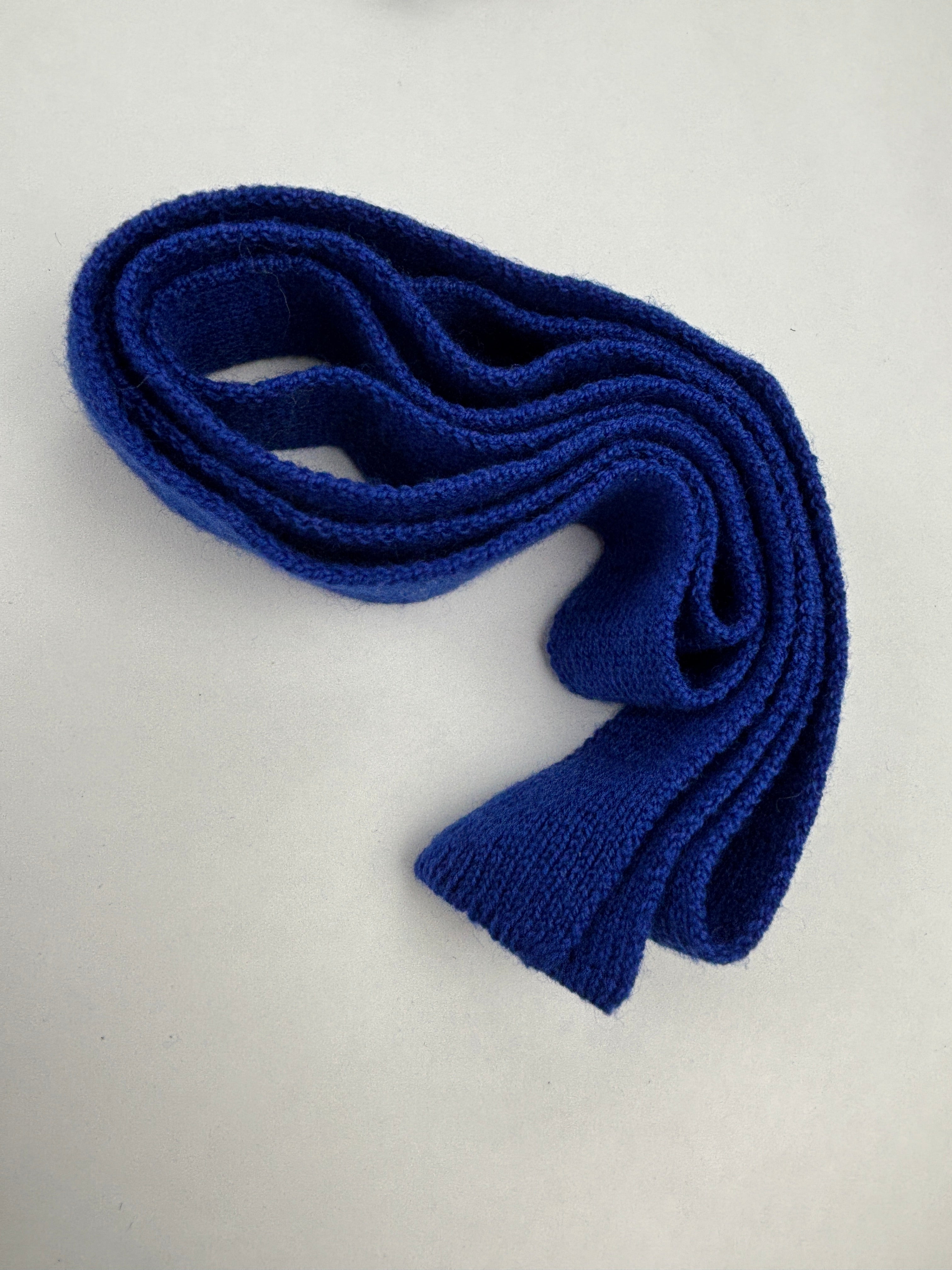 Strickjacke Handgemacht in Peru Hochland Wolle Lang Regular Fit V-Ausschnitt Blau/Weiß kariert