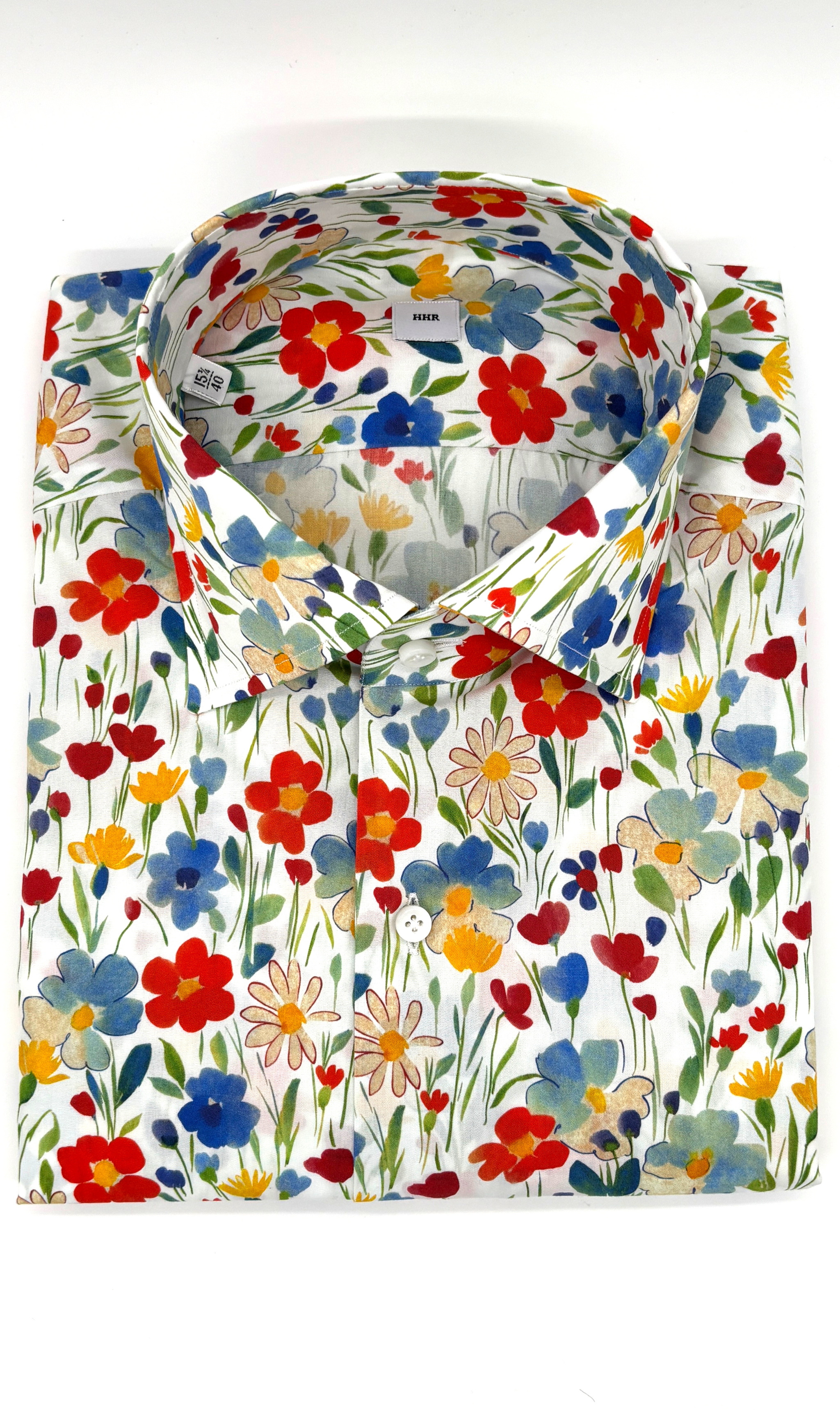 Nachhaltiges Herrenhemd mit bunten Blumen-Muster, Slim-Fit-Schnitt, handgefertigt in Italien aus ägyptischer Baumwolle.
