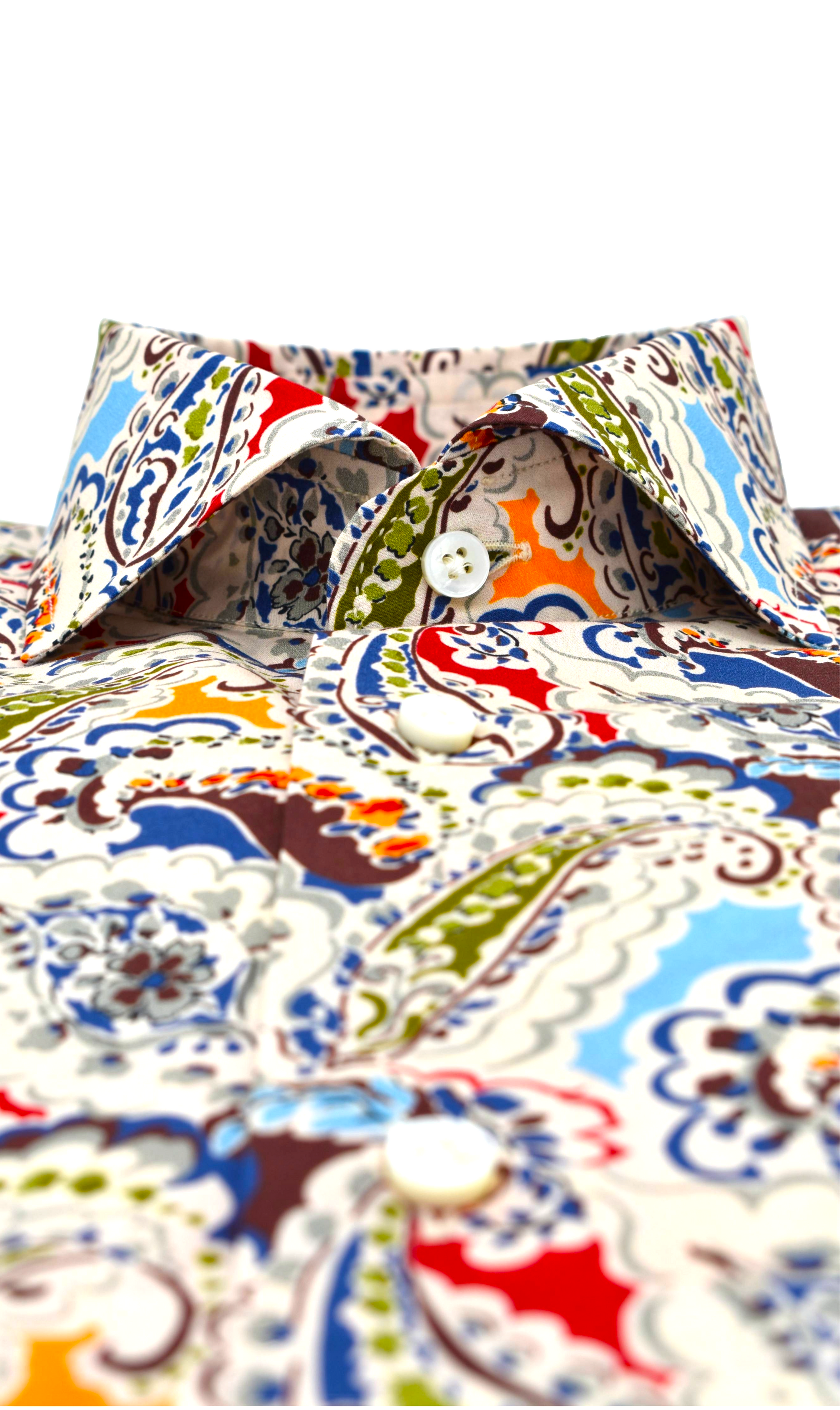 Detailansicht des Haifischkragens des Herrenhemdes Sartoriali No. 14 – Feinste Handarbeit mit wenig Einlagen für eine perfekte Form.